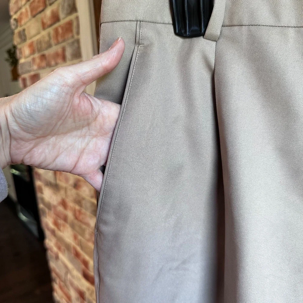 Nike Golf Shorts‎ Mens 34 Khaki Tan Pleated Fit Dry Performance Athletic Active